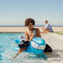 Load image into Gallery viewer, FUNBOY x Hot Wheels Kids Sharkruiser ™ Float w/ Water Squirter
